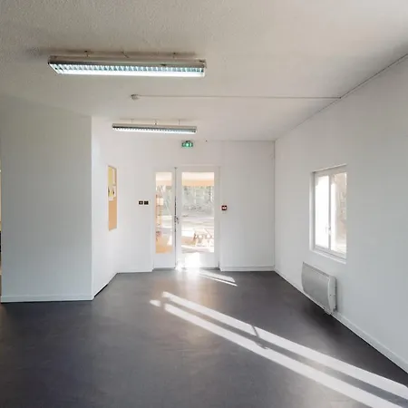 Hébergement de vacances La Donaclaudre - De Groupe En Pleine Nature, Ideal Pour Tous Vos Sejours ! 63 Couchages - 2 Grandes Salles - Salle De Jeux - Cuisine Professionnelle - Accessible Facilement - Localisation Attractive -proche Paris & *
