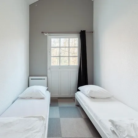 Hébergement de vacances La Donaclaudre - De Groupe En Pleine Nature, Ideal Pour Tous Vos Sejours ! 63 Couchages - 2 Grandes Salles - Salle De Jeux - Cuisine Professionnelle - Accessible Facilement - Localisation Attractive -proche Paris & Saint-Augustin (Seine-et-Marne)